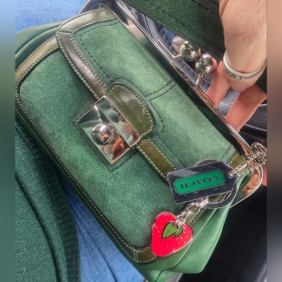 Rockraquel Poshmark Live SHOW! Poshlive! Let's have fun!!💚 - Picture 17 of 17